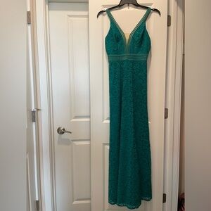 David’s Bridal Studio Long Green Floral Pattern Dress Size 4